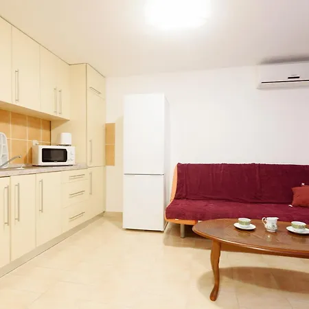 Apartment Karin's Bay Gornji Karin
